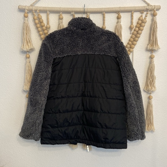 Gerry black nylon puffer coat with grey sherpa sleeves and neck medium 10/12 - Picture 9 of 15